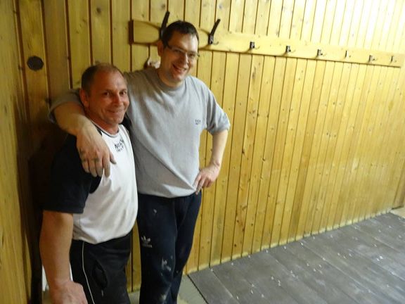 2015: Neuverfliesung Garderobe